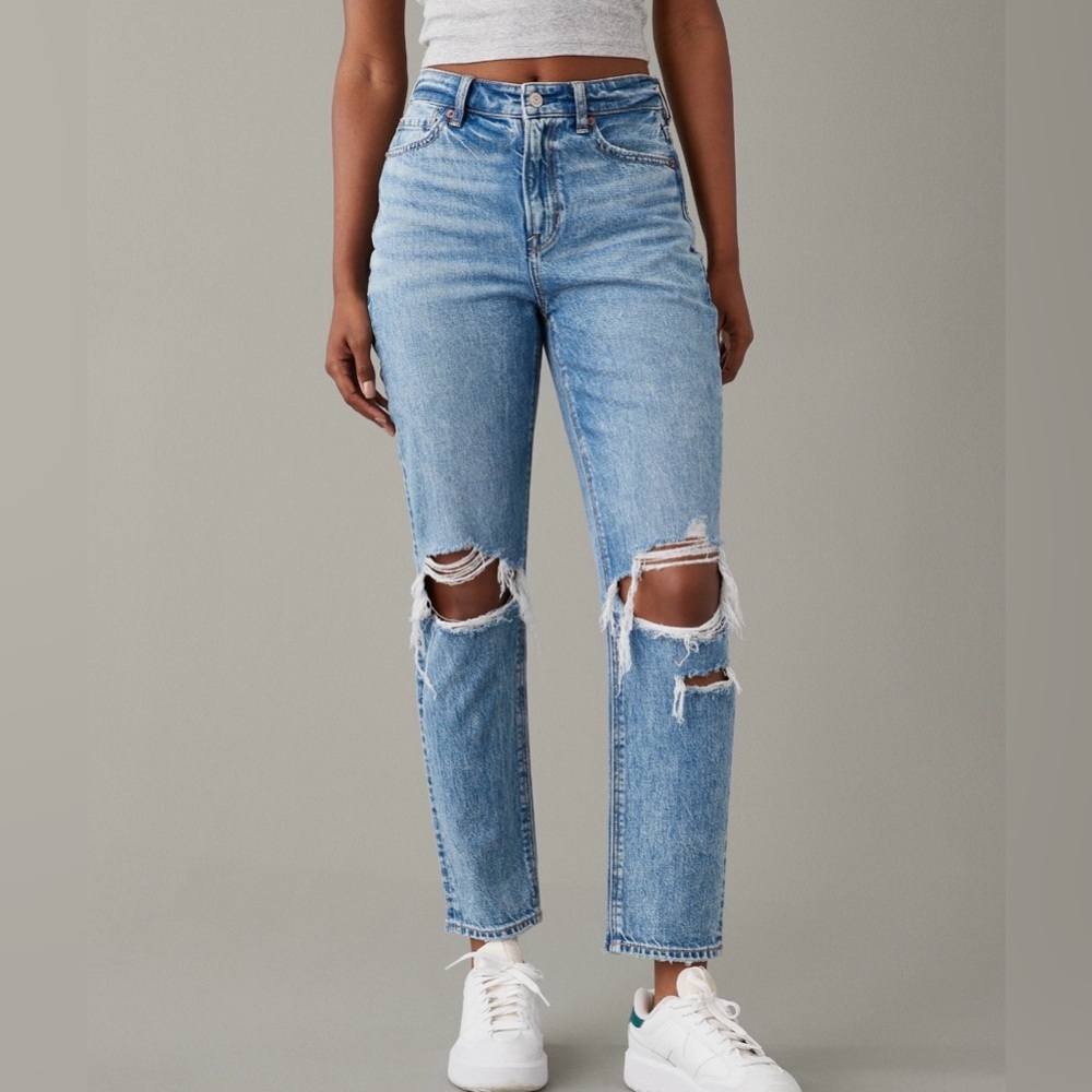 American Eagle Outfitters Striged Ripped Mom-Jean (current)